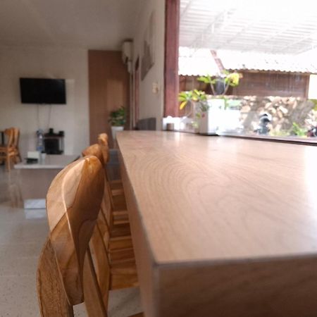 Mayeka Transit Hostel Bandara Internasional Lombok Praya Eksteriør billede