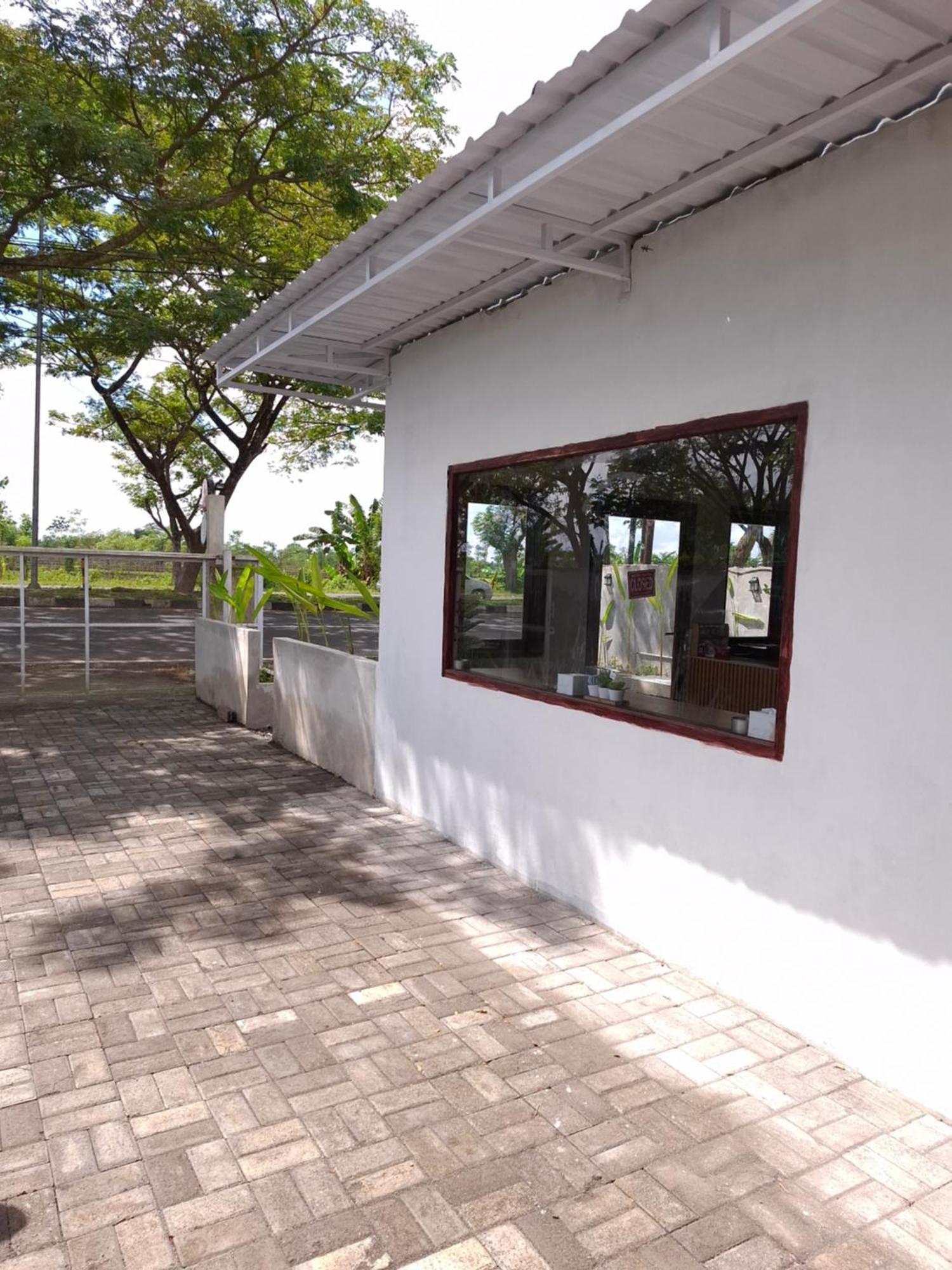 Mayeka Transit Hostel Bandara Internasional Lombok Praya Eksteriør billede