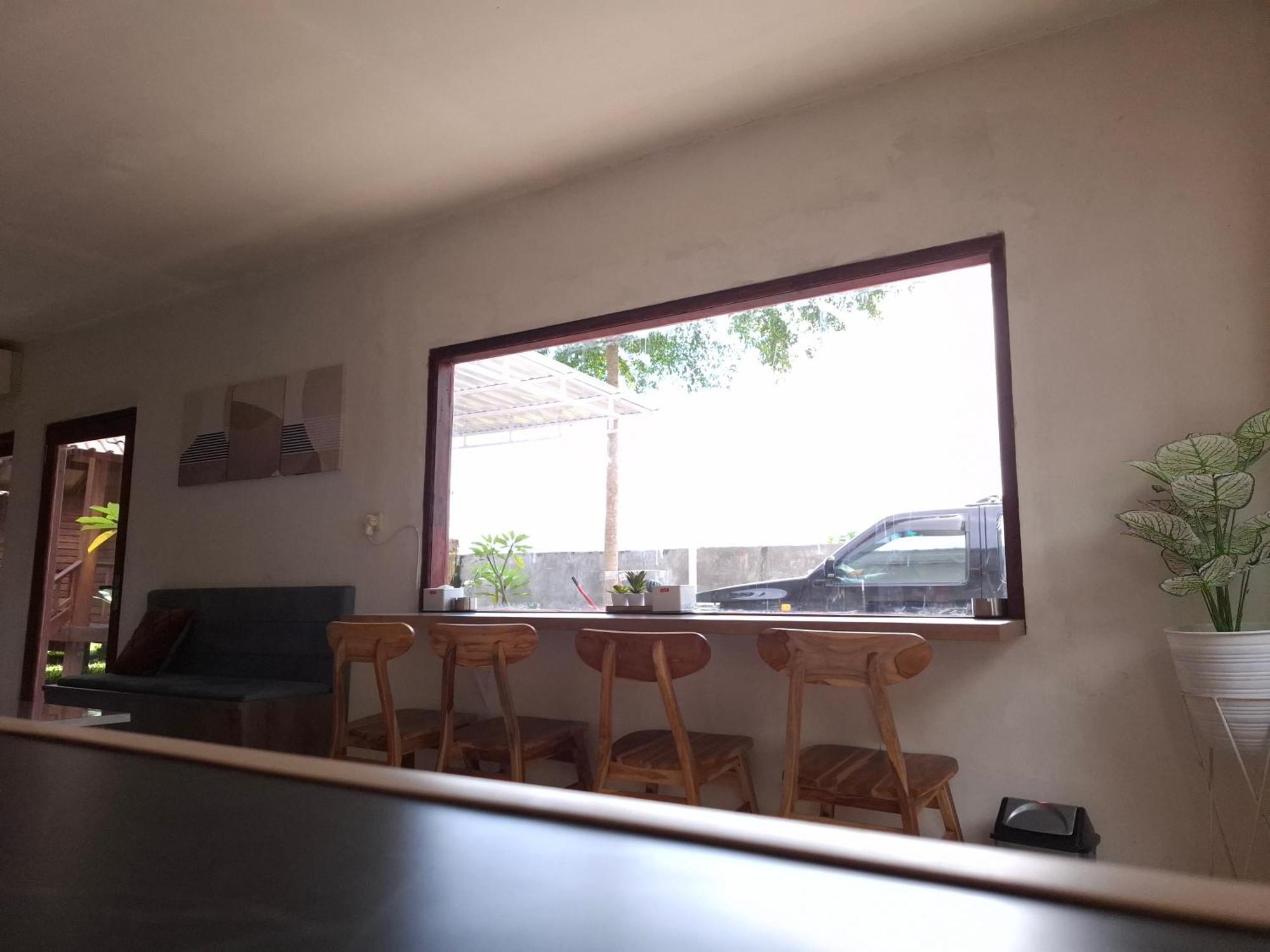 Mayeka Transit Hostel Bandara Internasional Lombok Praya Eksteriør billede